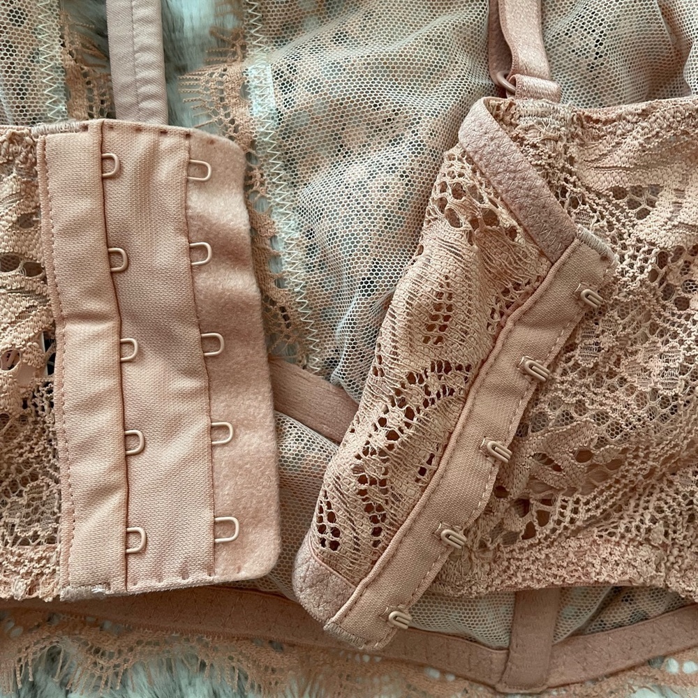 Victoria’s Secret Very Sexy Plunge Bra 34C Panty M NWT 🆕 Lingerie Set 🩷🩷 - Picture 11 of 16